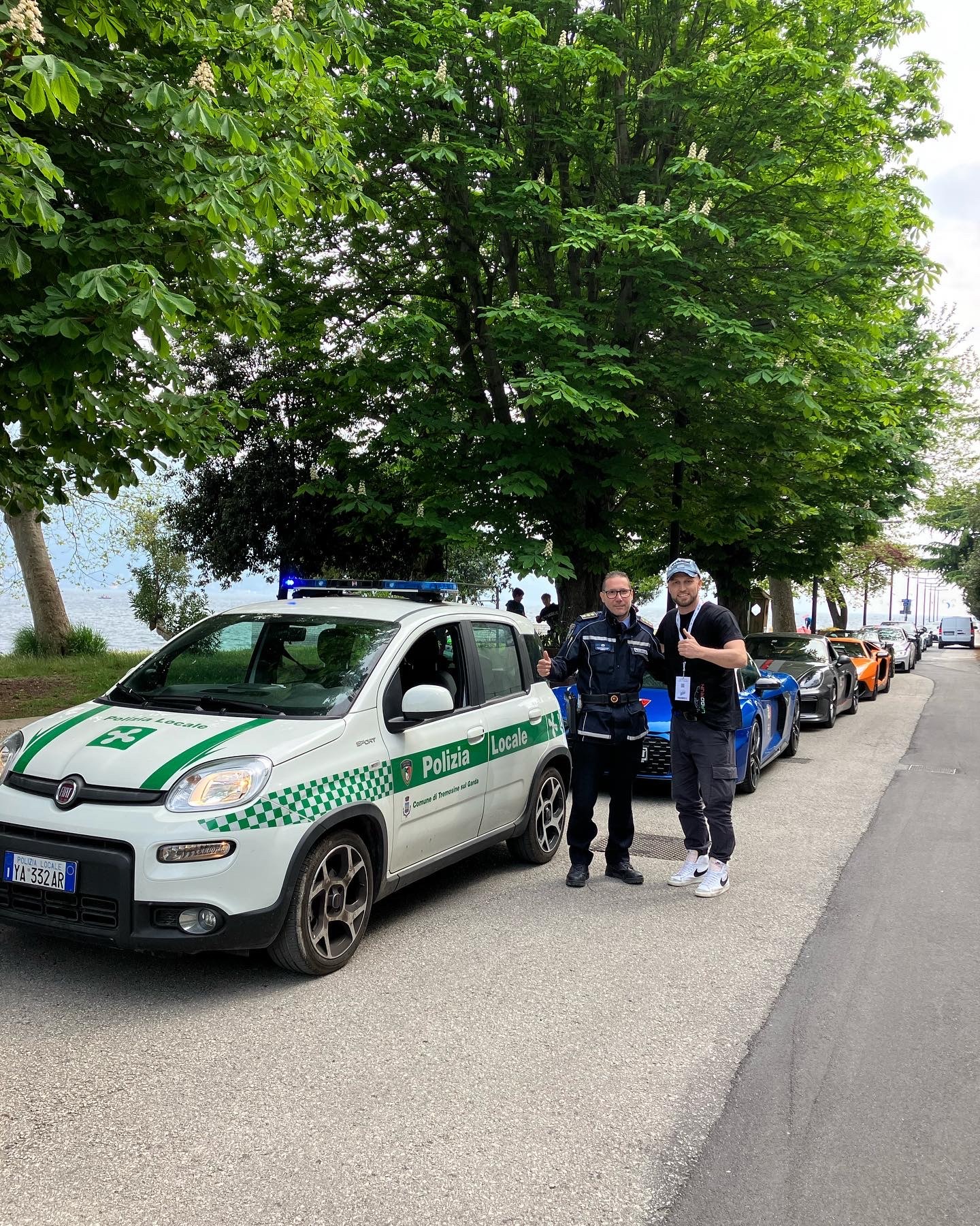 Polizeibegleitung und LagoRun-Teilnehmer gemeinsam in Italien
